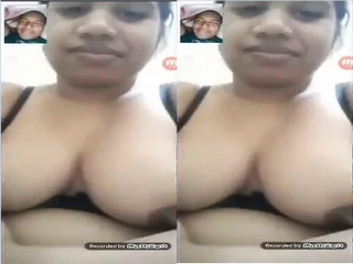 Sexy Desi Girl Shows Her Big Boobs