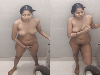 Desi Wife Bathing
